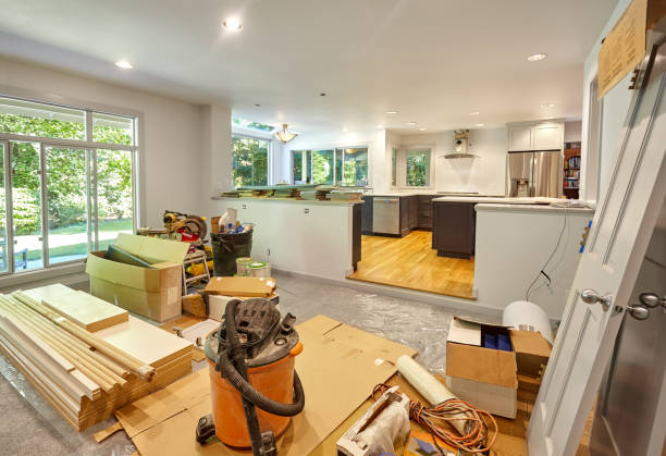 Professional Backsplash Installation technician working in Aldie, VA